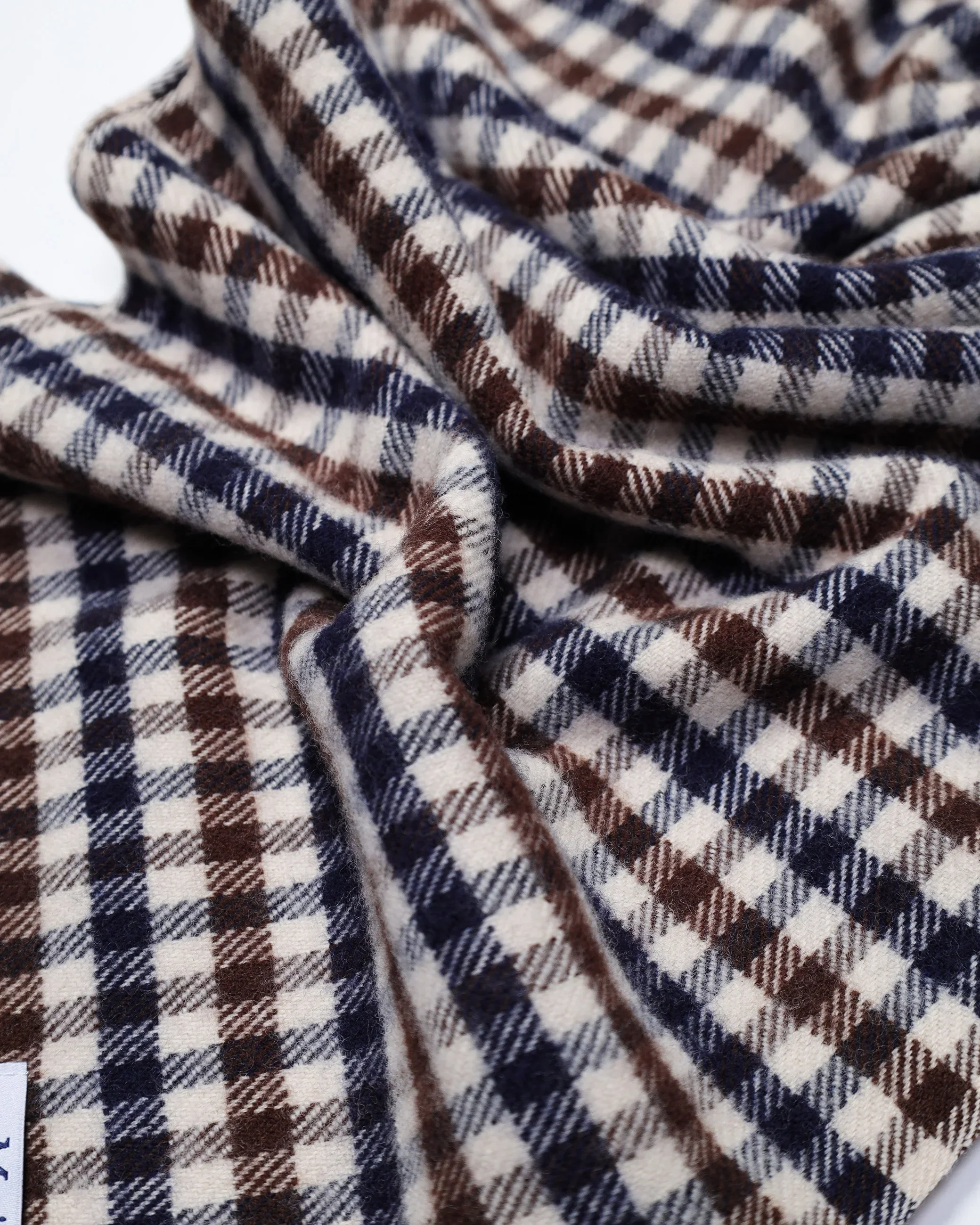 Aquascutum Active Club Check Water Repellent Scarf - Image 3