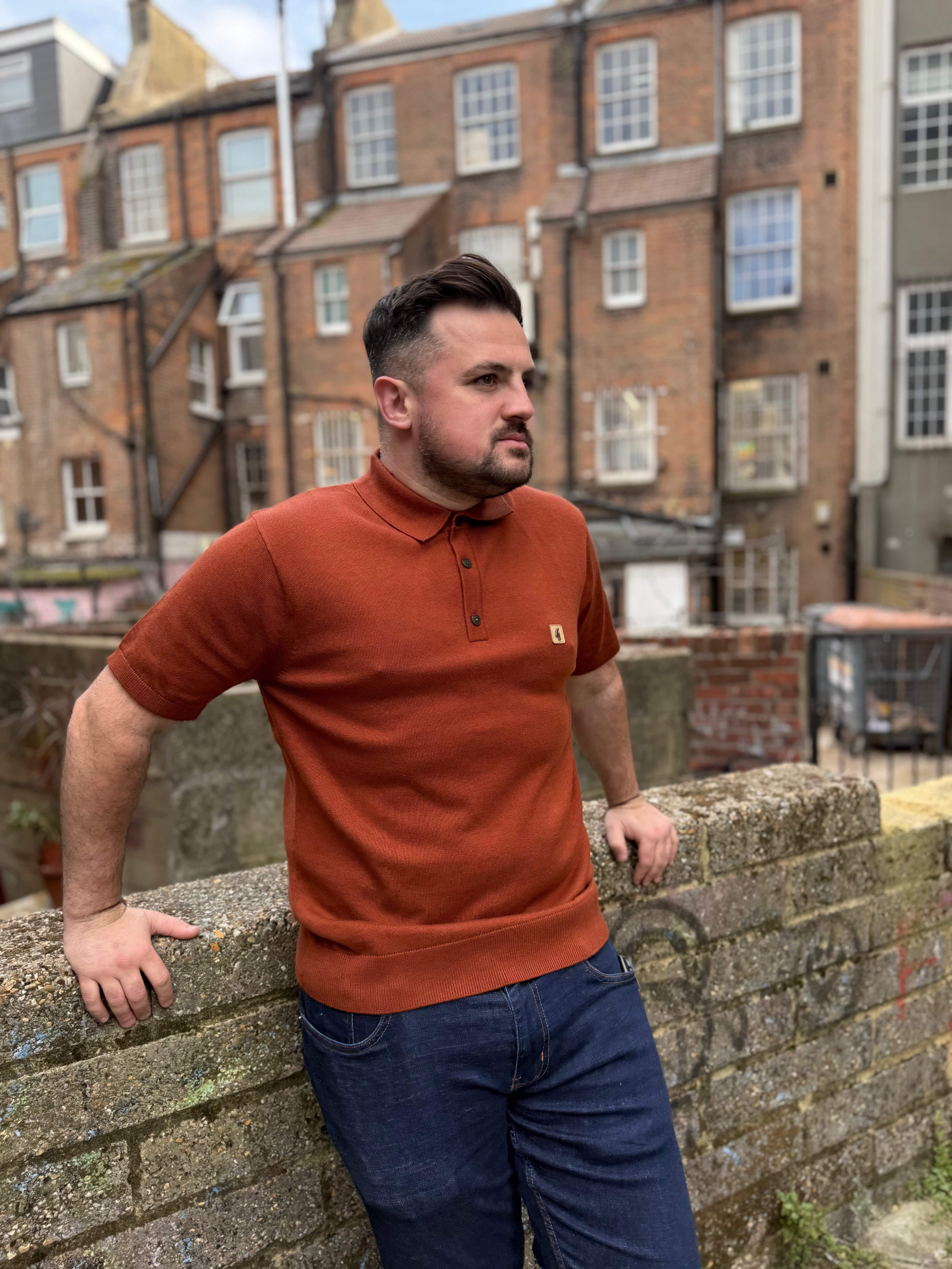 Gabicci Vintage Jackson Short Sleeve Plain Knitted Polo Paprika - Image 2