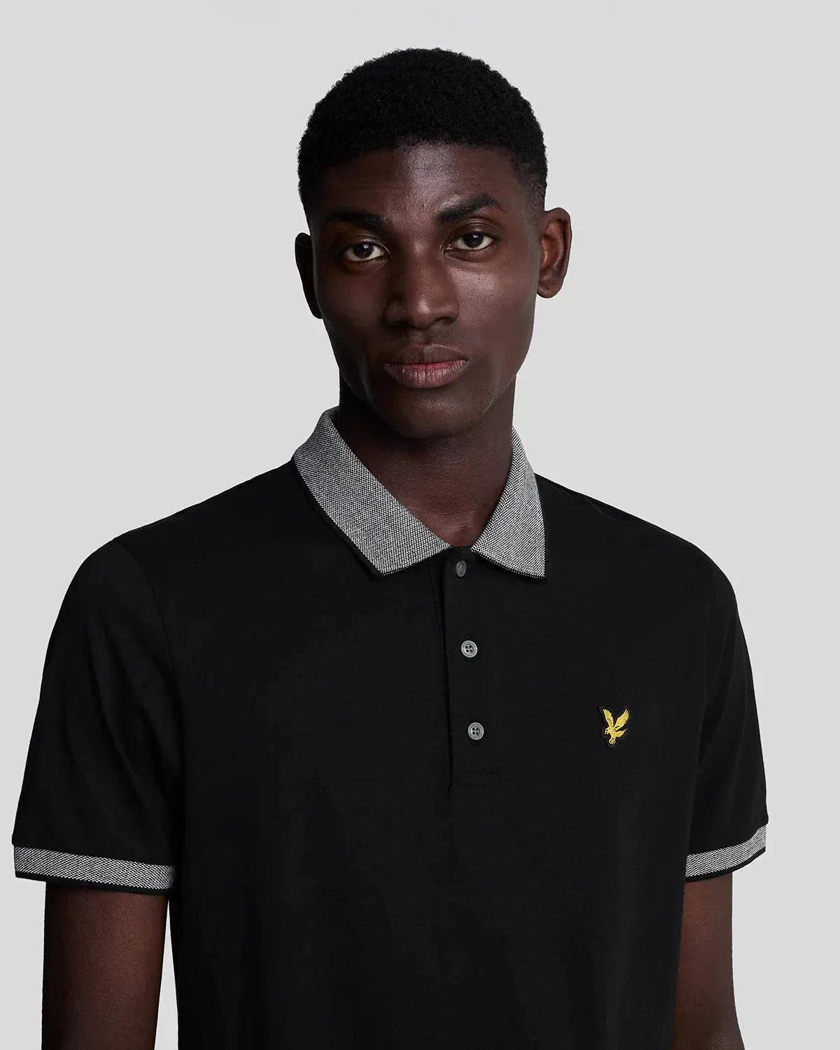 Lyle & Scott Branded Tipped Polo Shirt In Jet Black/ White - Image 2