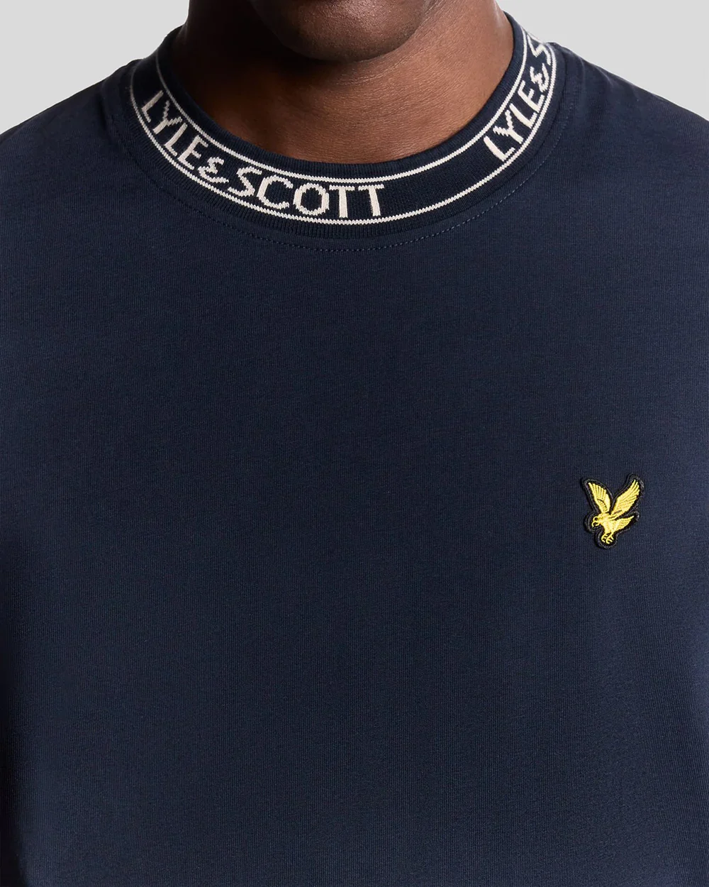 Lyle & Scott Collar Logo Ribbed T-Shirt Navy/White - Image 2