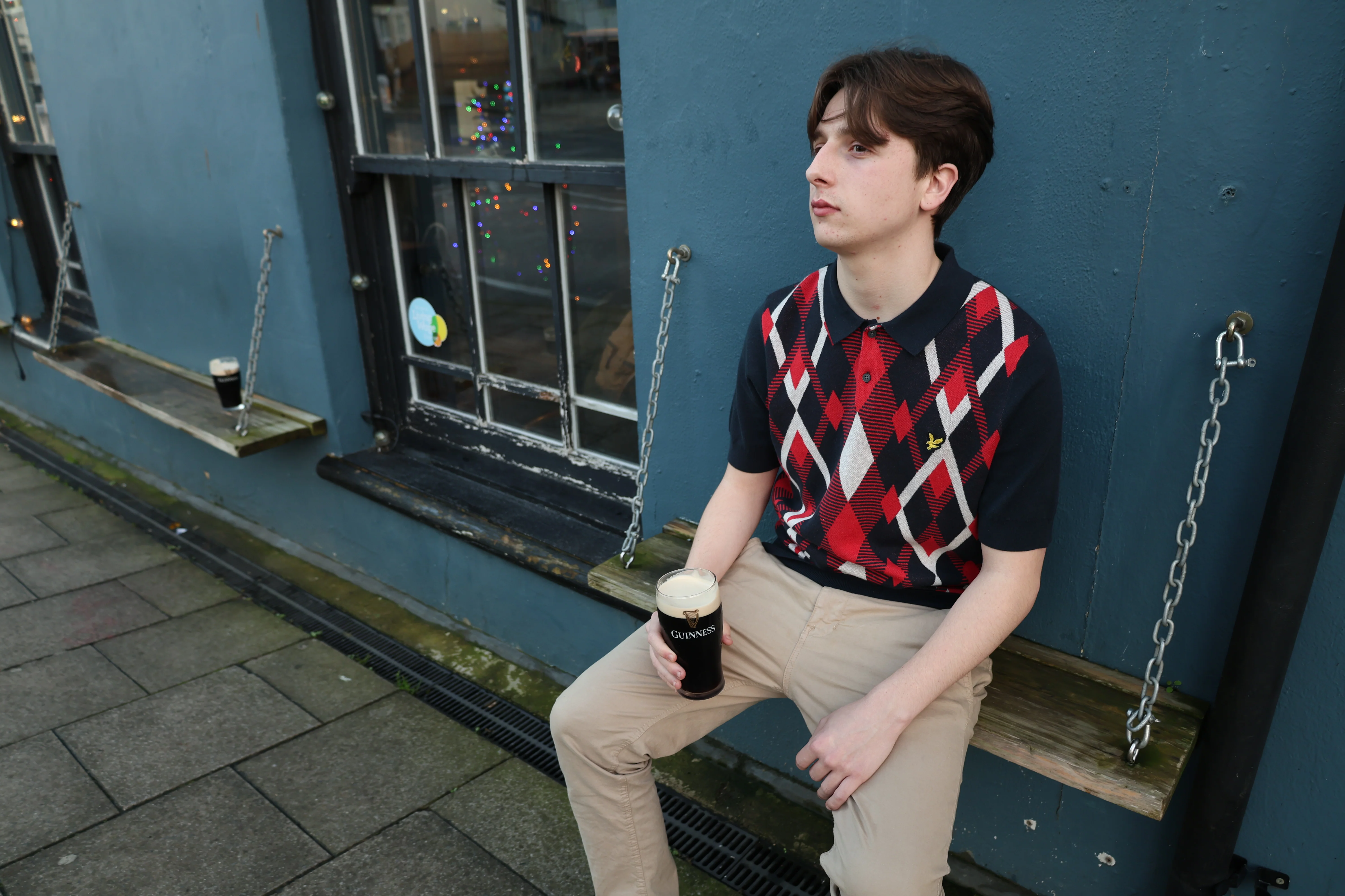 Lyle & Scott Cotton Argyle Short Sleeve Knitted Polo Dark Navy/Red Cherry - Image 2