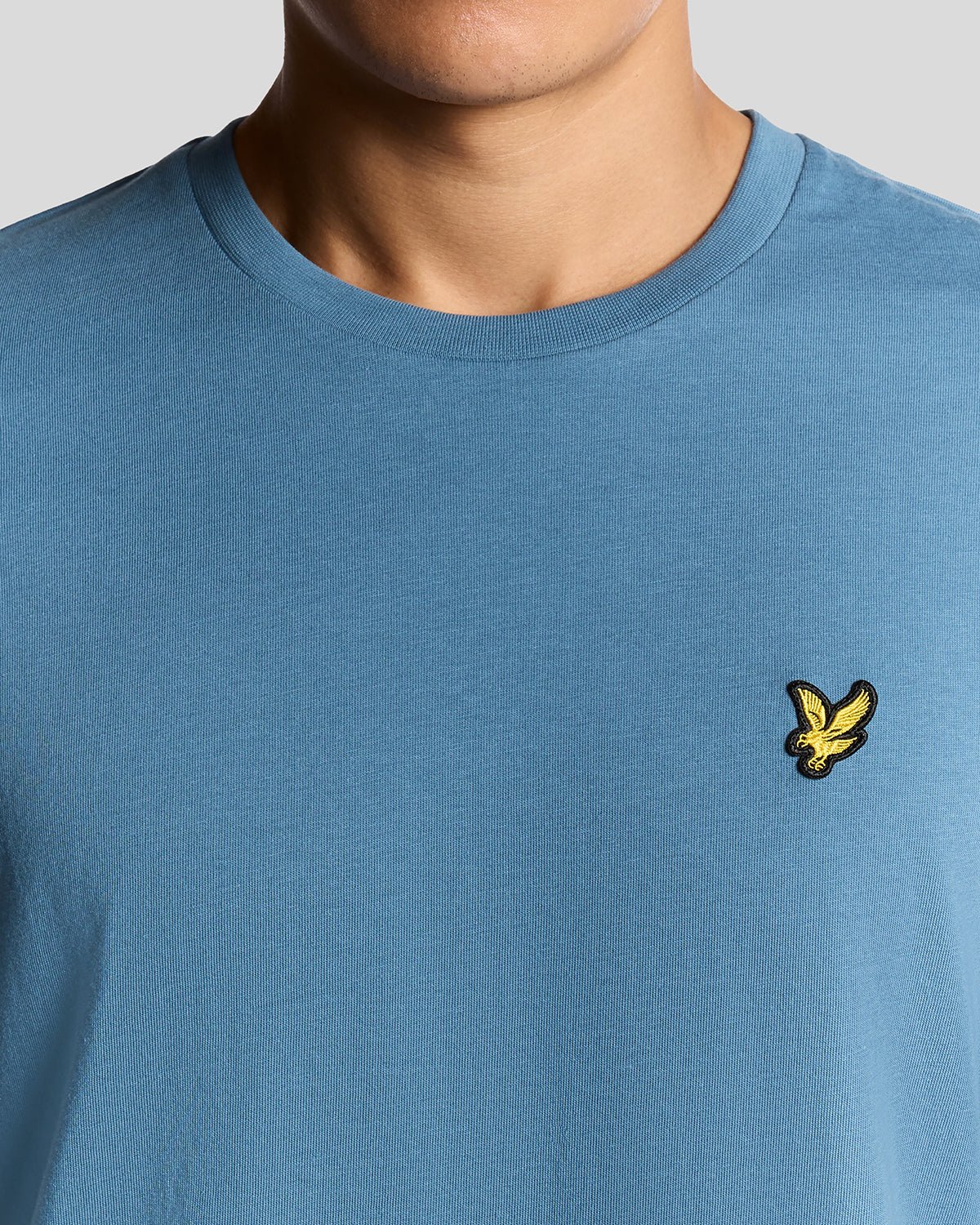 Lyle & Scott Cotton Crew Neck T-Shirt Ocean Sky - Image 2