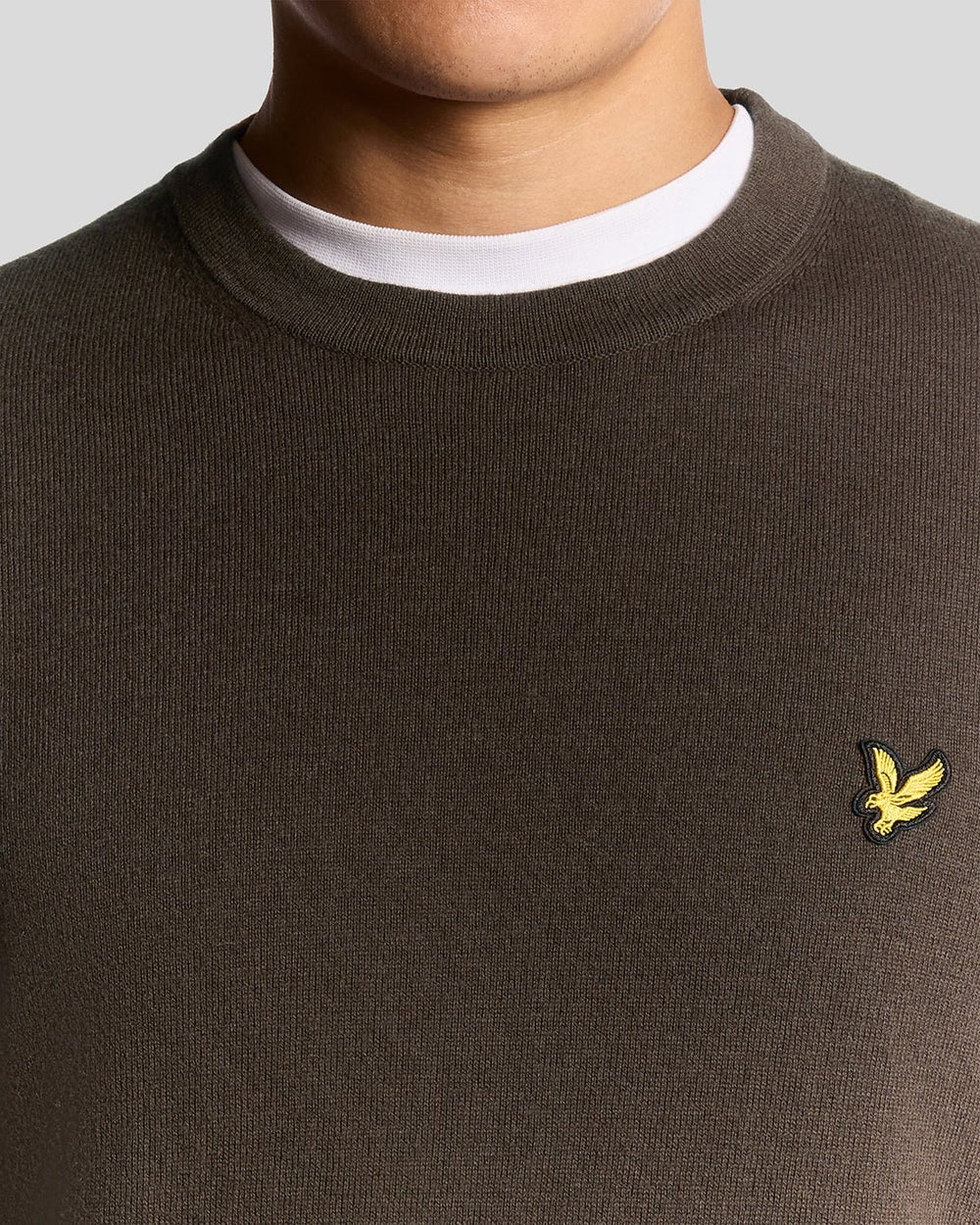 Lyle & Scott Cotton Merino Crew Neck Jumper Espresso - Image 2