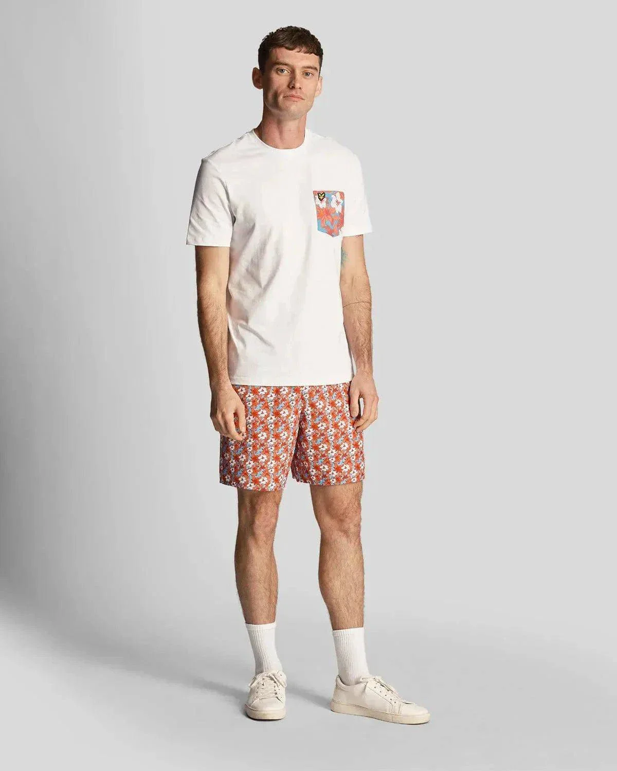 Lyle & Scott Floral Print Pocket T-Shirt In White - Image 2