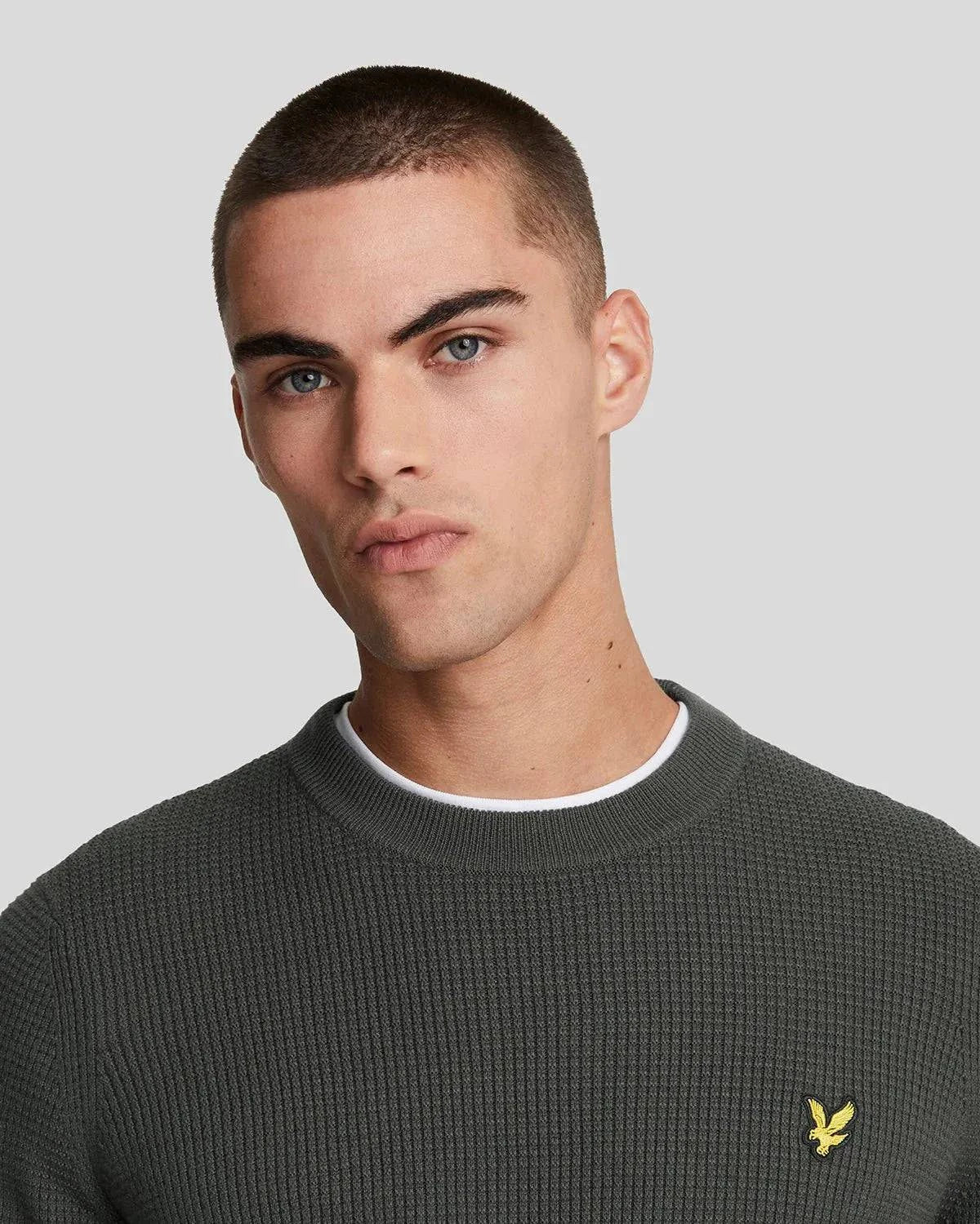 Lyle & Scott Grid Knit Crewneck Jumper In Gunmetal - Image 2