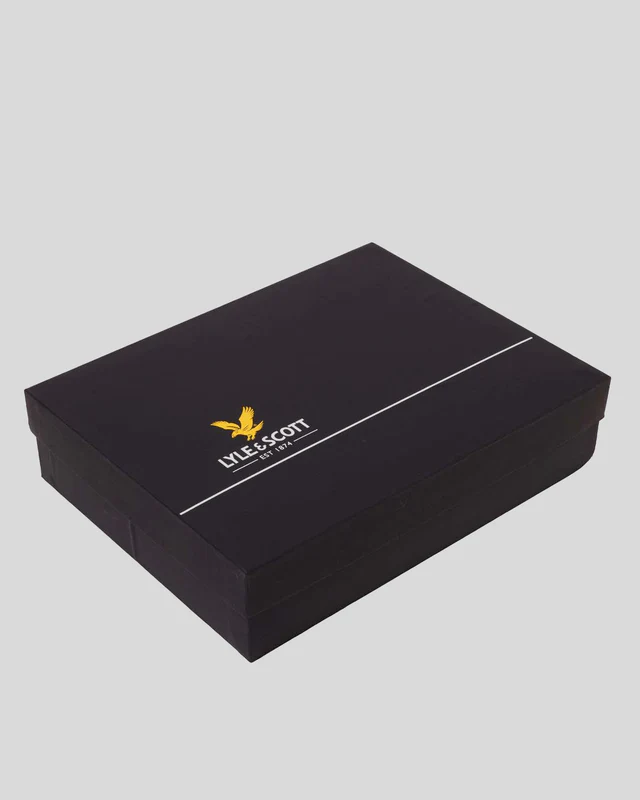 Lyle & Scott Lambswool Blend Scarf and Beanie Set Blue Night - Image 3
