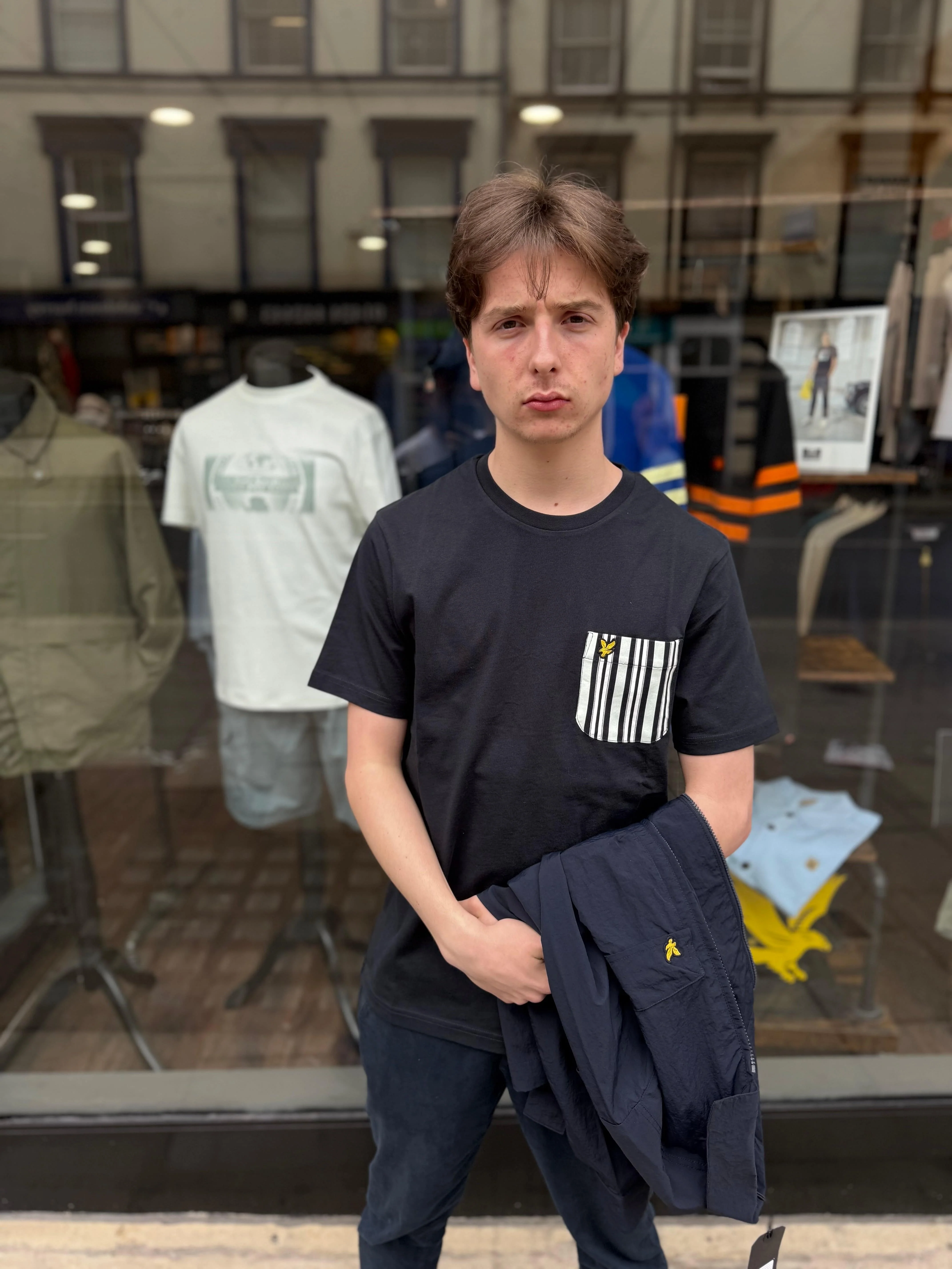 Lyle & Scott Stripe Pocket T-shirt Navy - Image 2