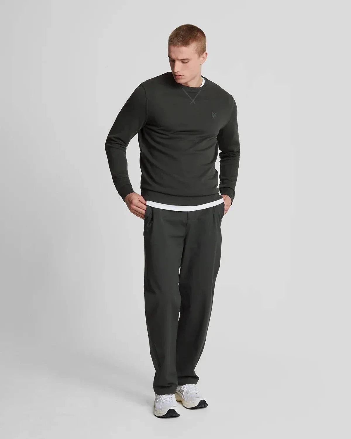 Lyle & Scott Tonal Eagle Crew Neck Sweatshirt In Gunmetal - Image 3
