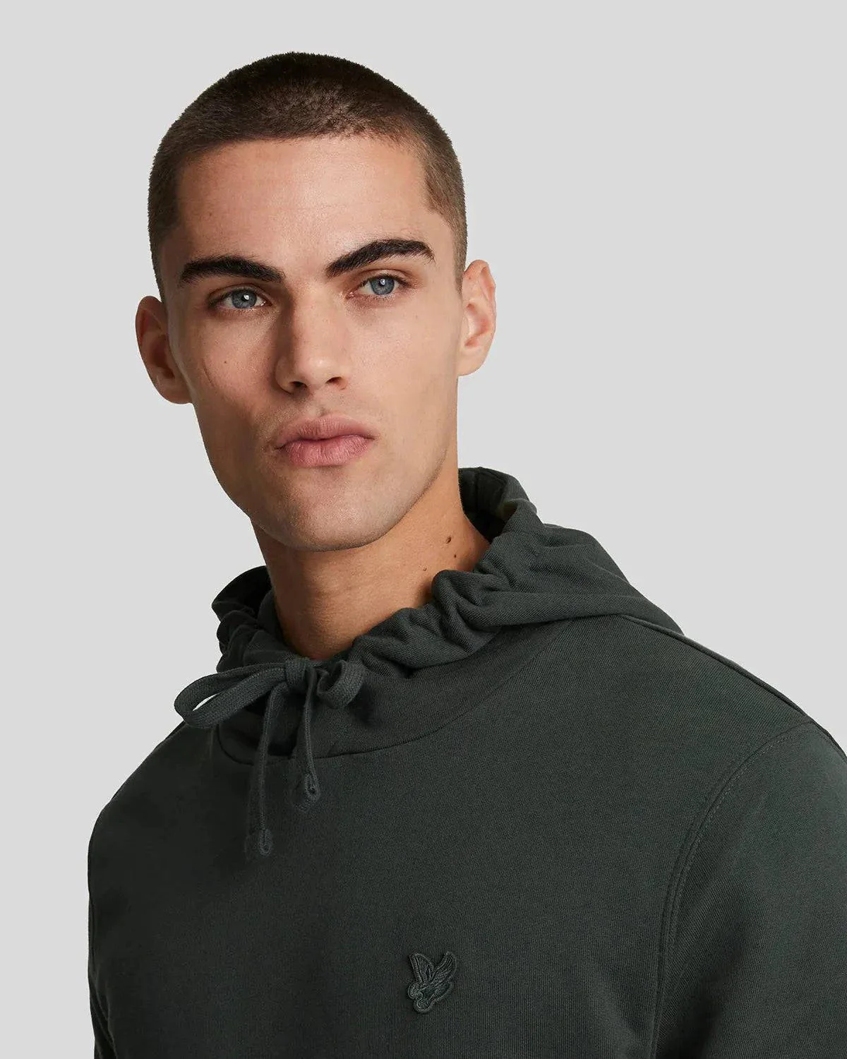 Lyle & Scott Tonal Eagle Pullover Hoodie In Gunmetal - Image 2