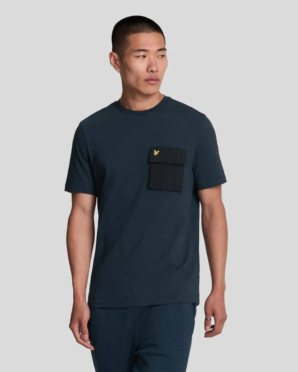 Lyle & Scott Woven Pocket T-Shirt In Dark Navy - Image 2