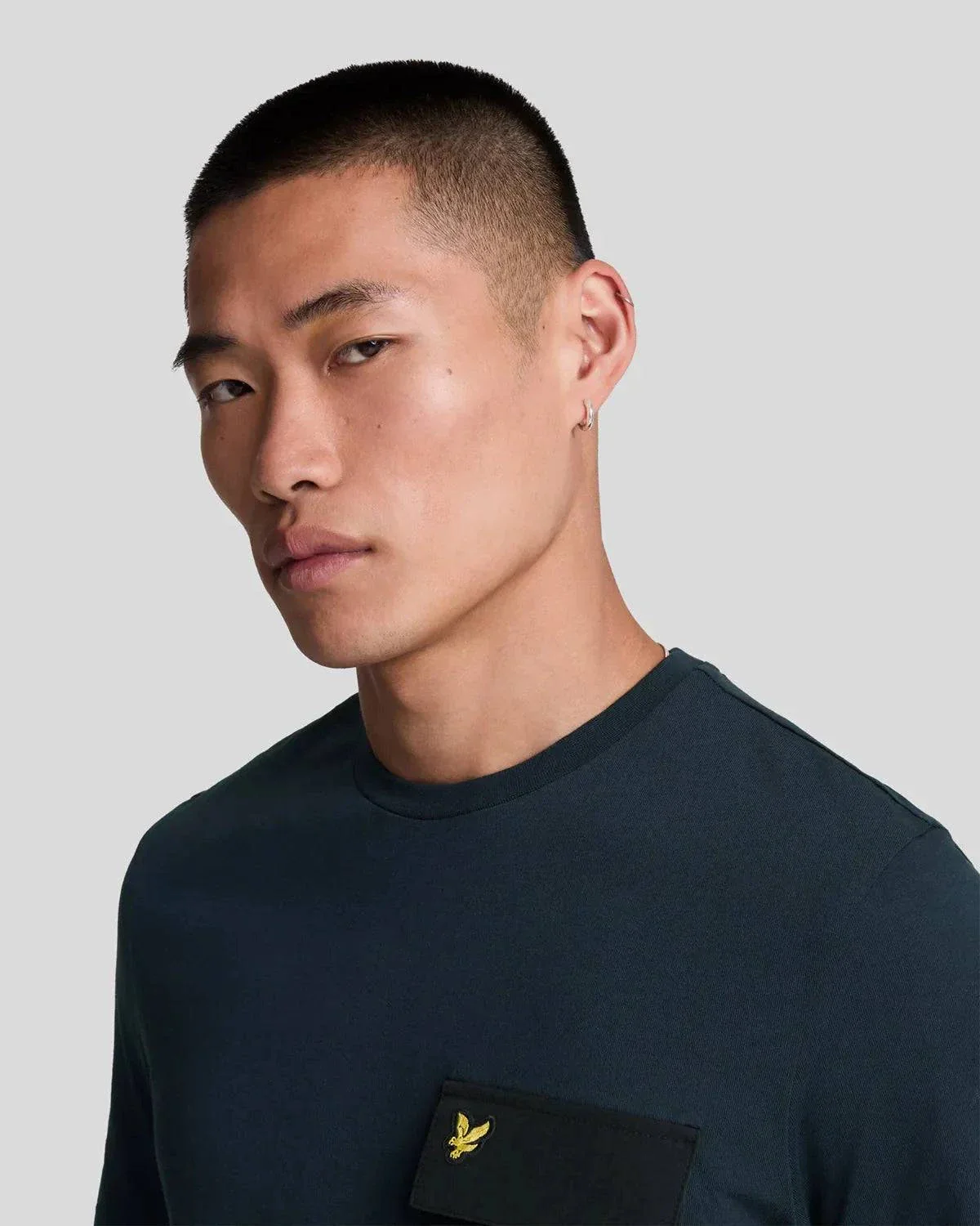 Lyle & Scott Woven Pocket T-Shirt In Dark Navy - Image 3