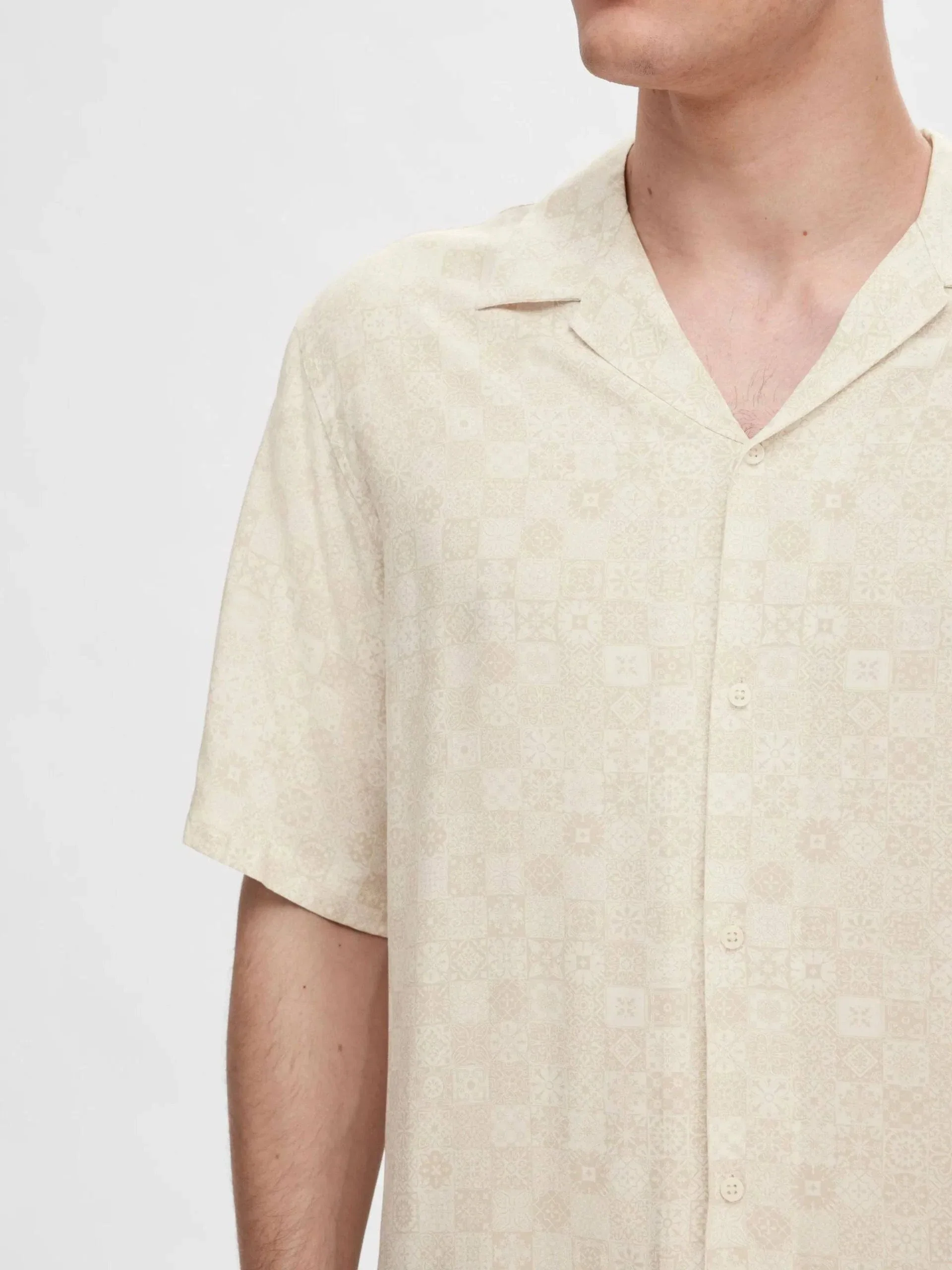 Selected Homme Vero Shirt In AOP Egret - Image 4