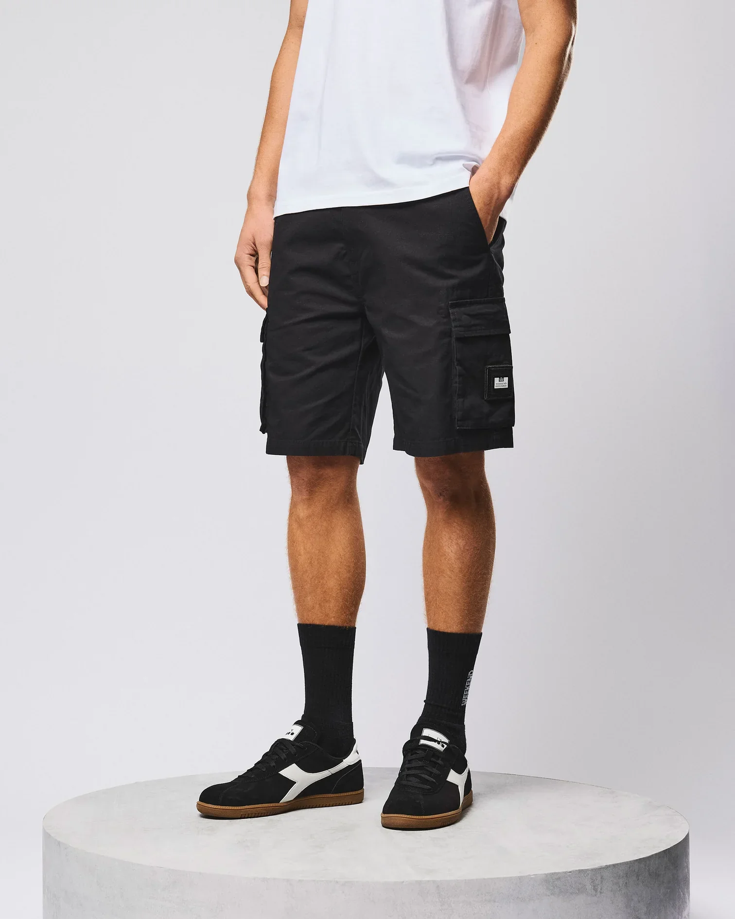 Weekend Offender Mascia Cargo Short Black - Image 2